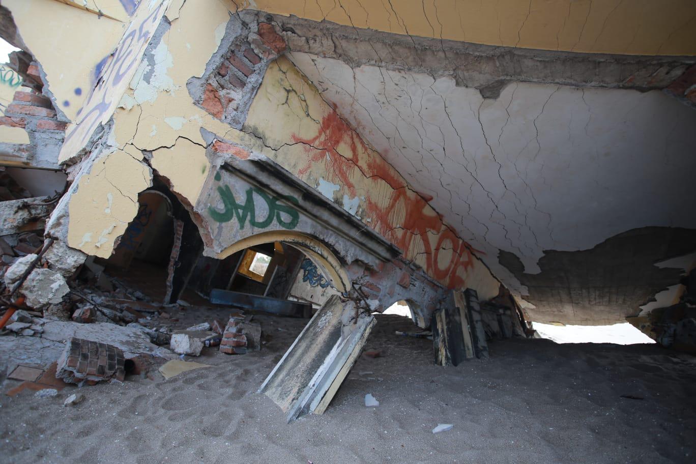 $!El tiempo y el mar acaban con casa en la Playa La Escopama