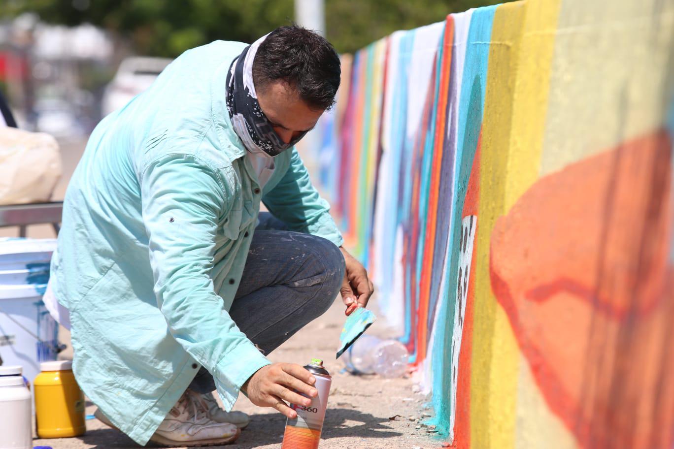 $!Con arte urbano embellecen puente del Estero del Infiernillo