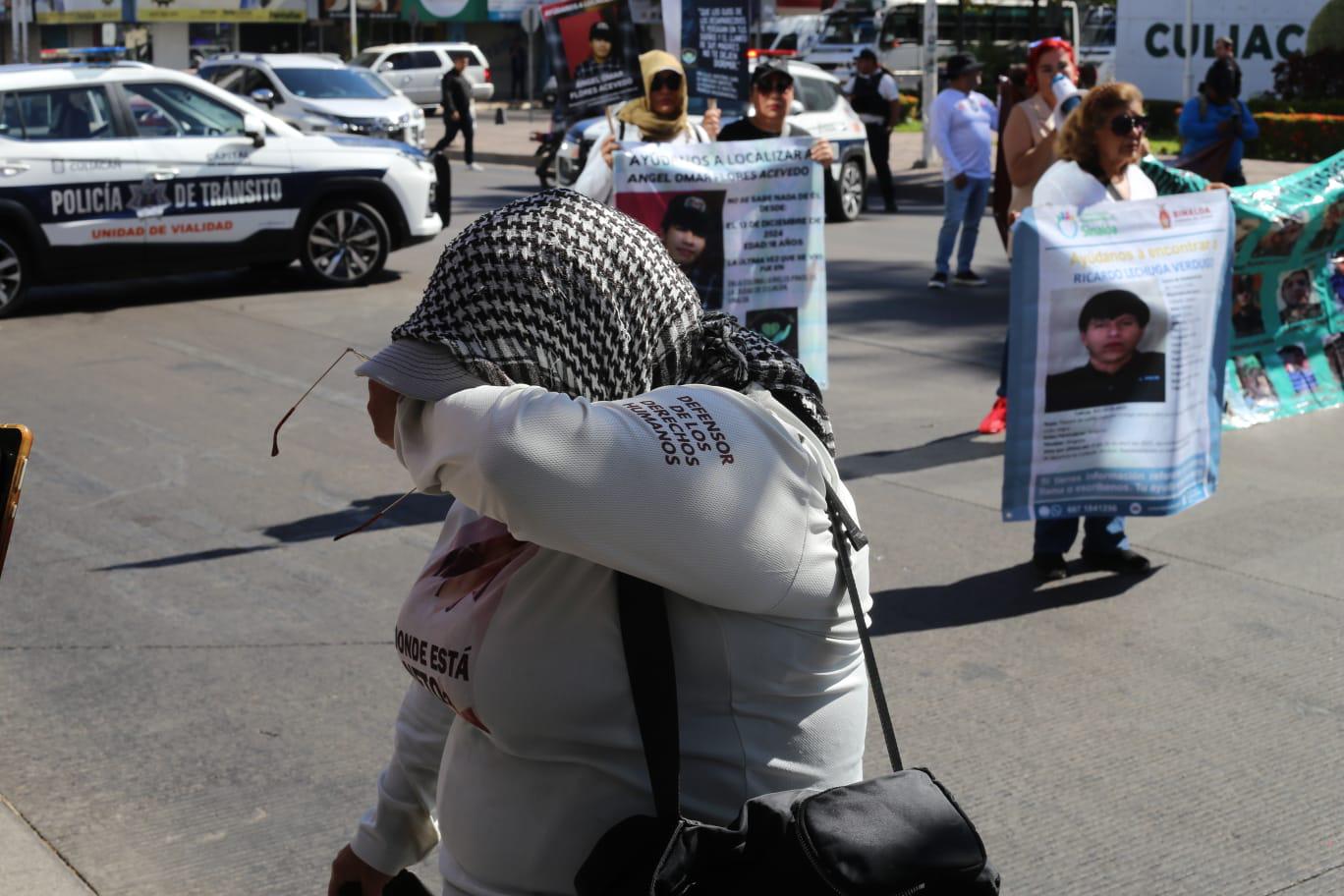 $!Madres buscadoras de Culiacán convierten su celebración en marcha por sus desaparecidos