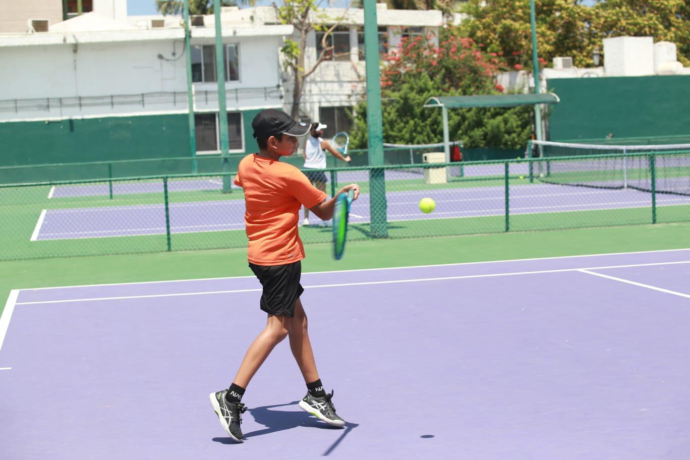 $!Tenistas locales disputan tercera jornada de Copa José Cruz