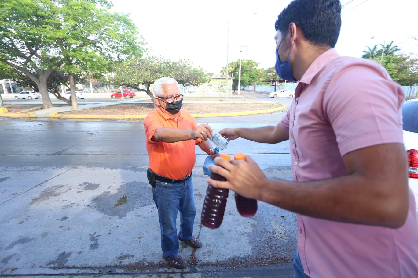 $!‘El Doc. Burritos’, un emprendedor de Mazatlán que anhela salvar vidas