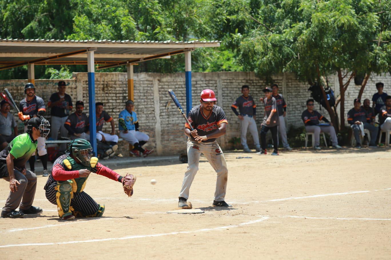 $!Se coronan campeones absolutos Ahijados de Chito Cano, en Club Polluelos