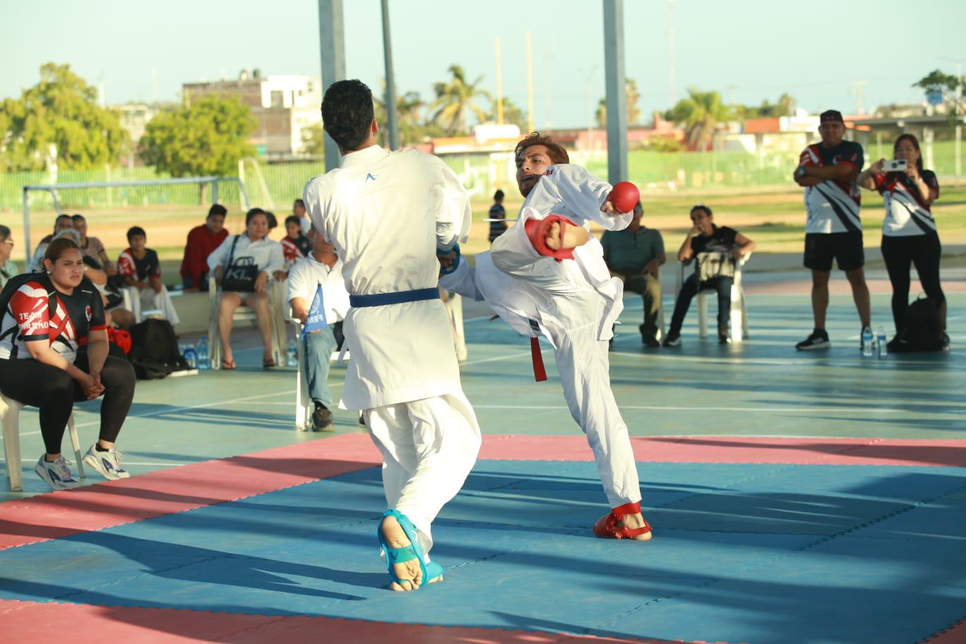 $!Domina Jesús Moreno el tatami en cintas negras de Copa Noroeste