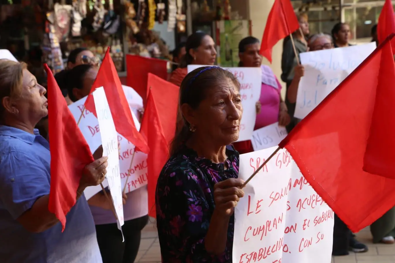 $!Movimiento Antorchista protesta en Palacio de Gobierno por incumplimiento de acuerdos; anuncia marcha