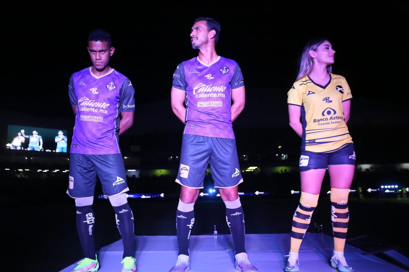 $!Al ritmo de Banda El Recodo presentan los nuevos uniformes del Mazatlán FC