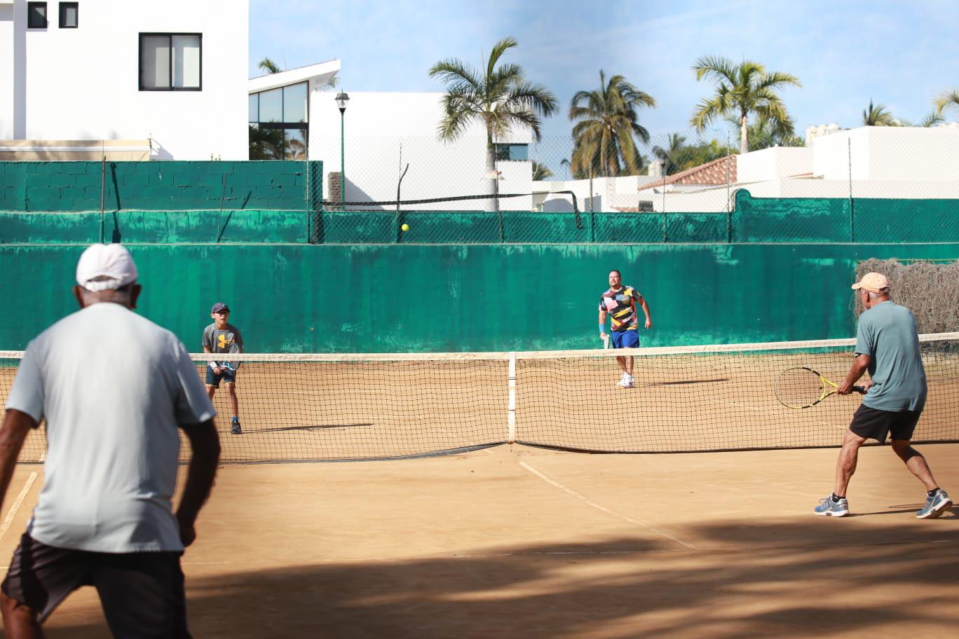 $!Dinastía Tostado debuta con éxito en Copa Carnaval de Tenis