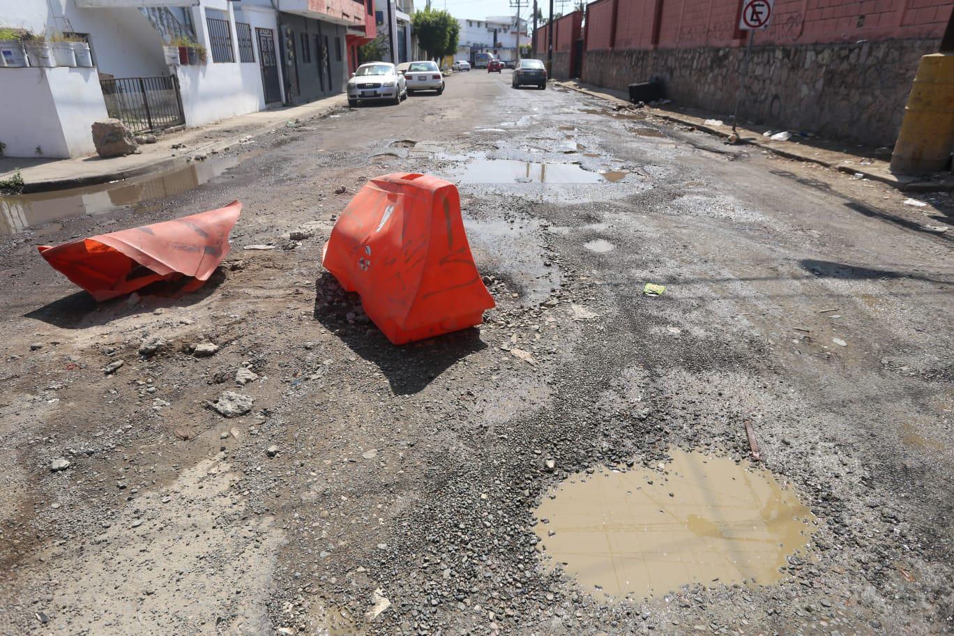$!Regresan pozos a zona donde se realizó prueba de máquina ‘bacheadora’ adquirida por el Gobierno de Mazatlán