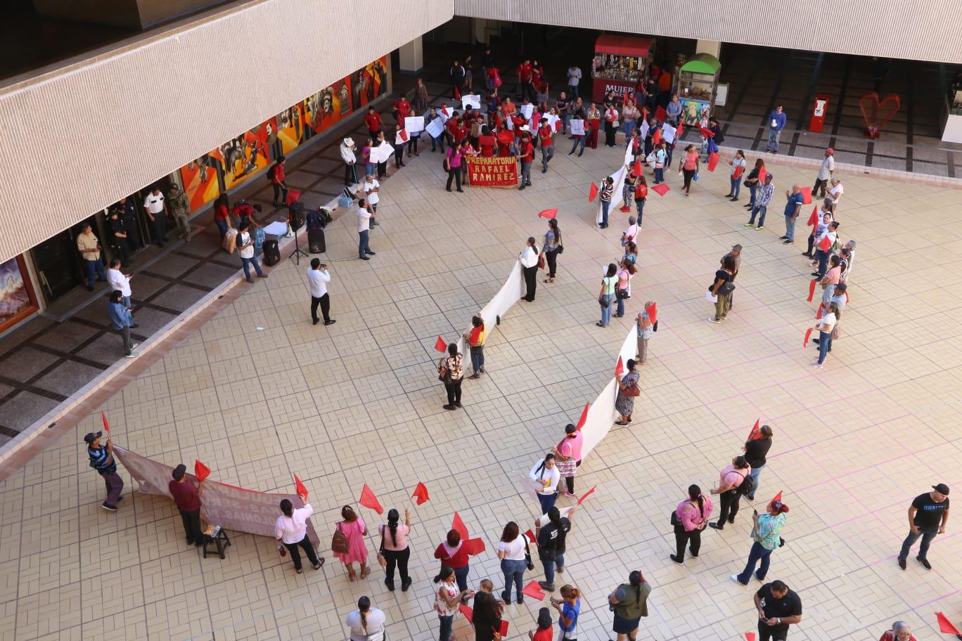 $!Movimiento Antorchista protesta en Palacio de Gobierno por incumplimiento de acuerdos; anuncia marcha