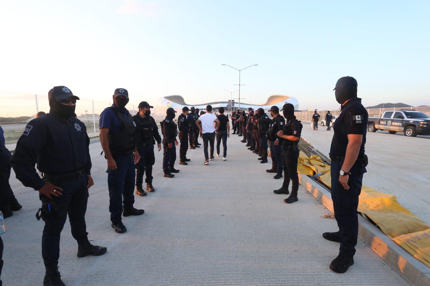 $!Mazatlecos se vuelcan al Kraken para escuchar a Christian Nodal