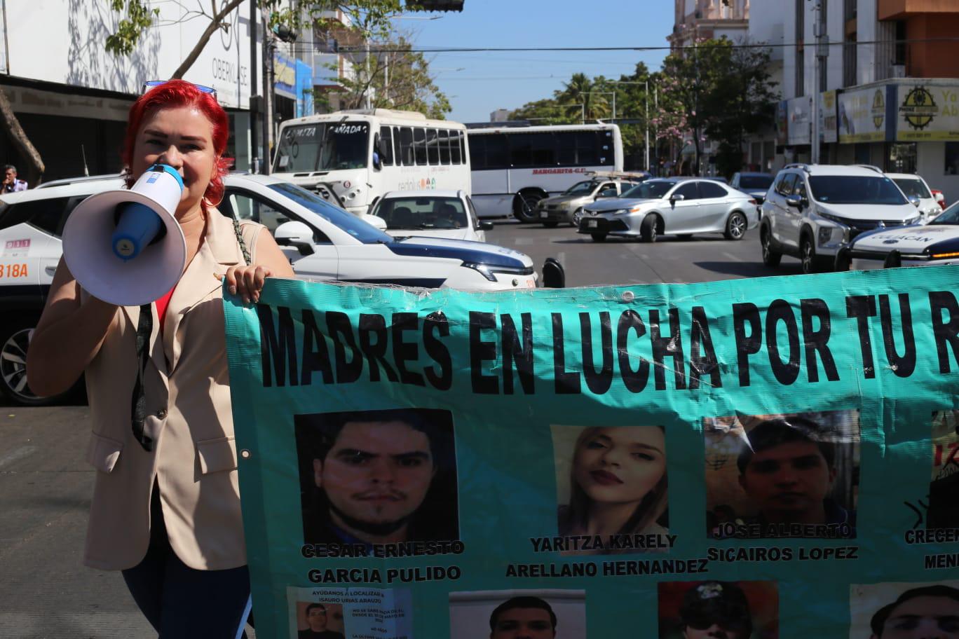 $!Madres buscadoras de Culiacán convierten su celebración en marcha por sus desaparecidos
