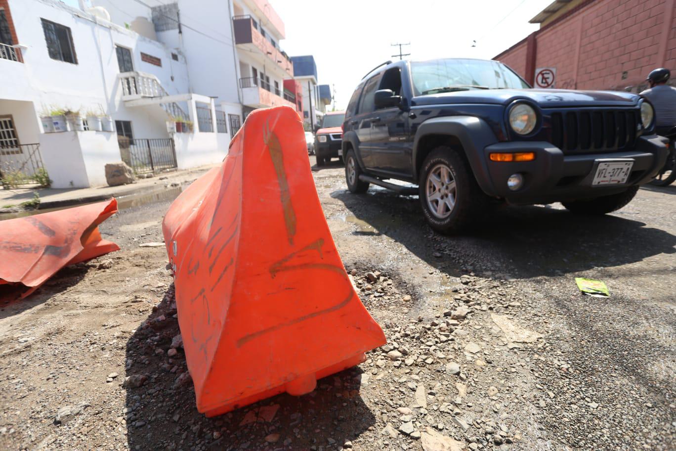 $!Regresan pozos a zona donde se realizó prueba de máquina ‘bacheadora’ adquirida por el Gobierno de Mazatlán