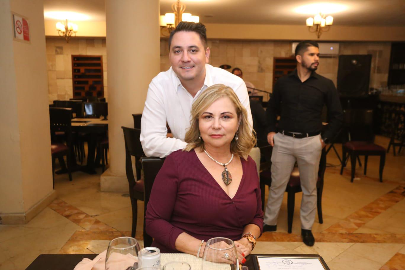 $!Miguel Sánchez y Carmelita Medina de Sánchez.