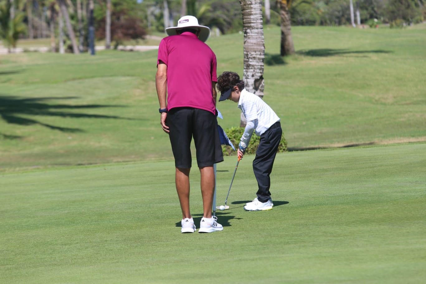 $!Mochitense Isaac Álvarez lidera Torneo de Golf US Kids Golf Local Tour Sinaloa 2021
