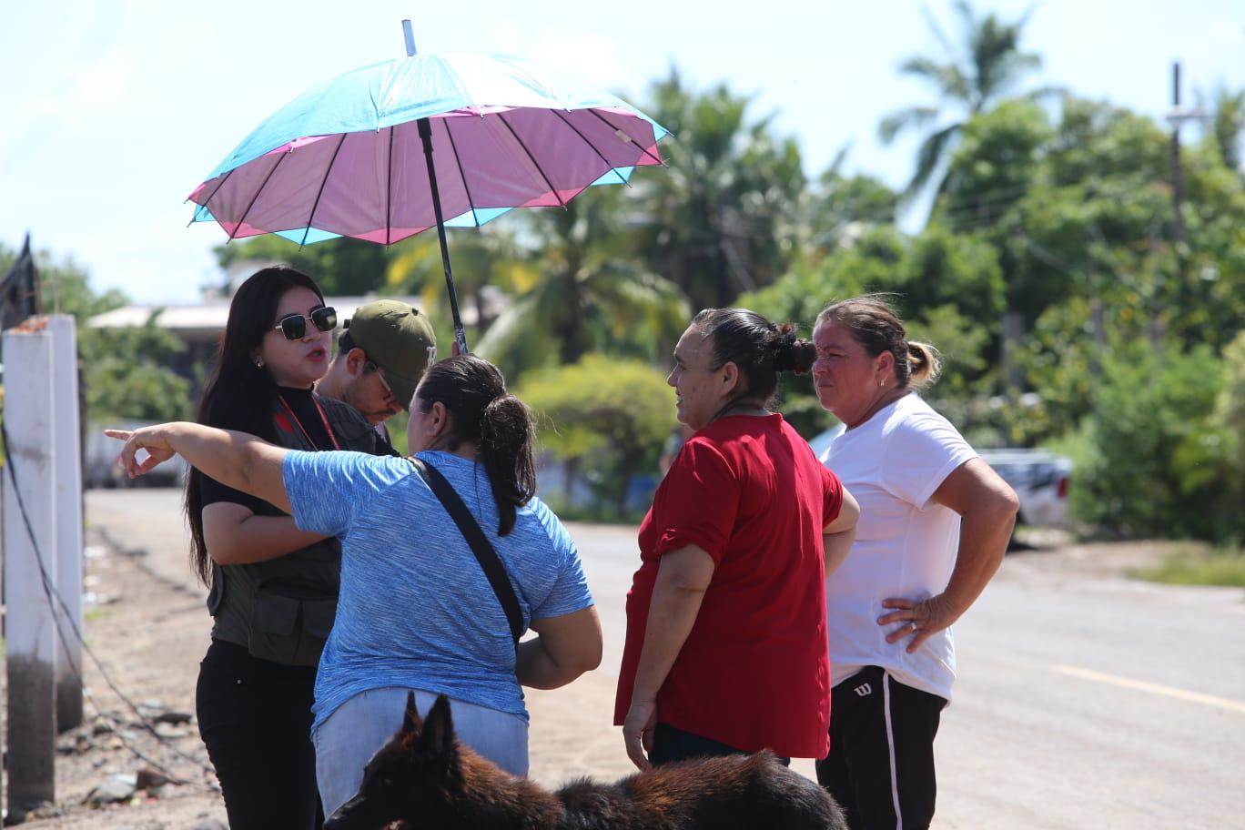 $!Sube el mar e inunda al menos 100 viviendas en Las Aguamitas