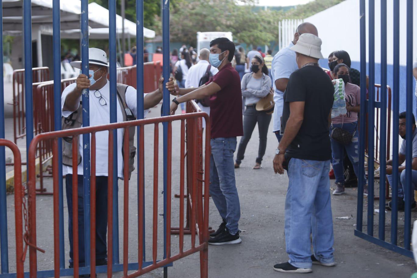 $!En Mazatlán, la vacunación contra Covid en menores de 5 a 11 años avanza con agilidad; la semana pasada fue un caos