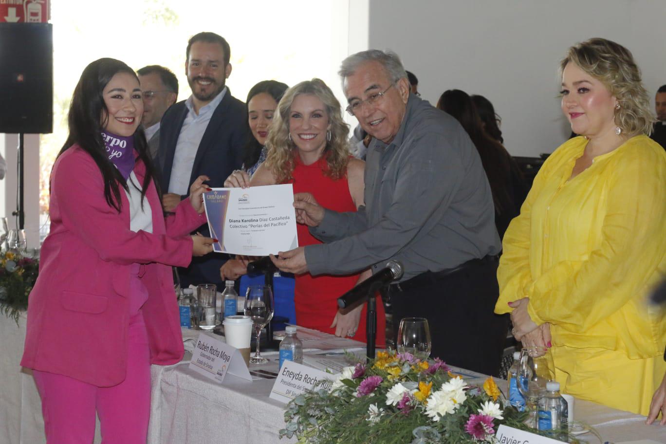 $!Perlas del Pacífico, Adoniram Castro y Juan Pablo Ayón reciben galardón Ciudadano del Año