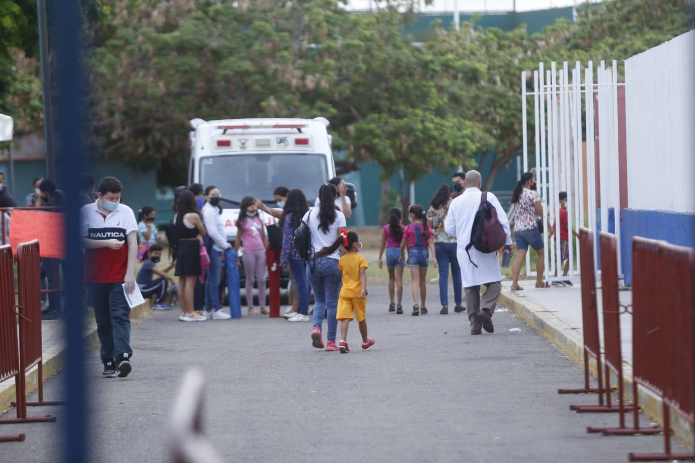 $!En Mazatlán, la vacunación contra Covid en menores de 5 a 11 años avanza con agilidad; la semana pasada fue un caos