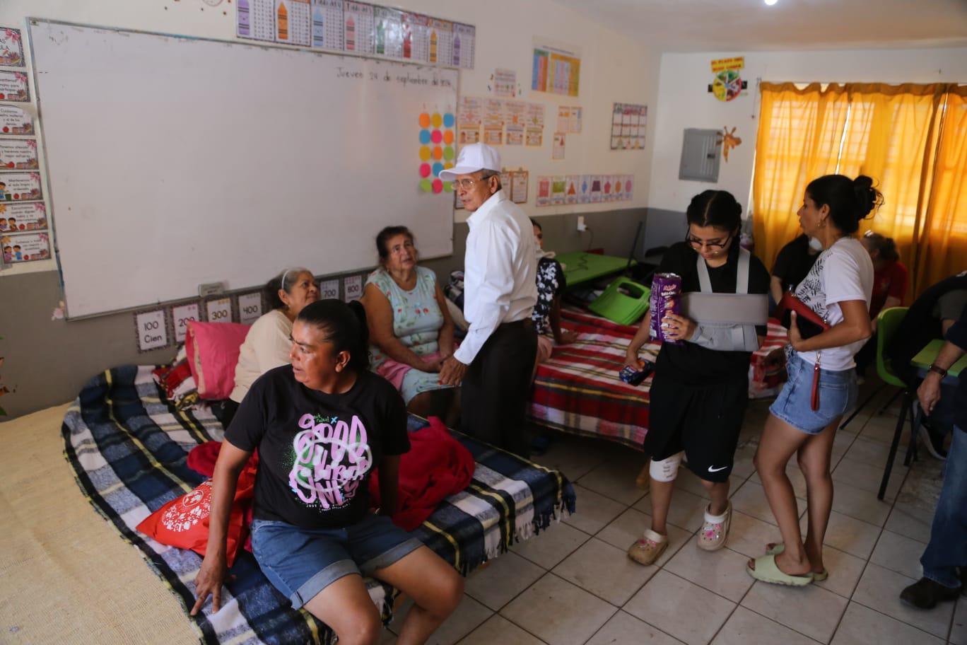 $!Sube el mar e inunda al menos 100 viviendas en Las Aguamitas