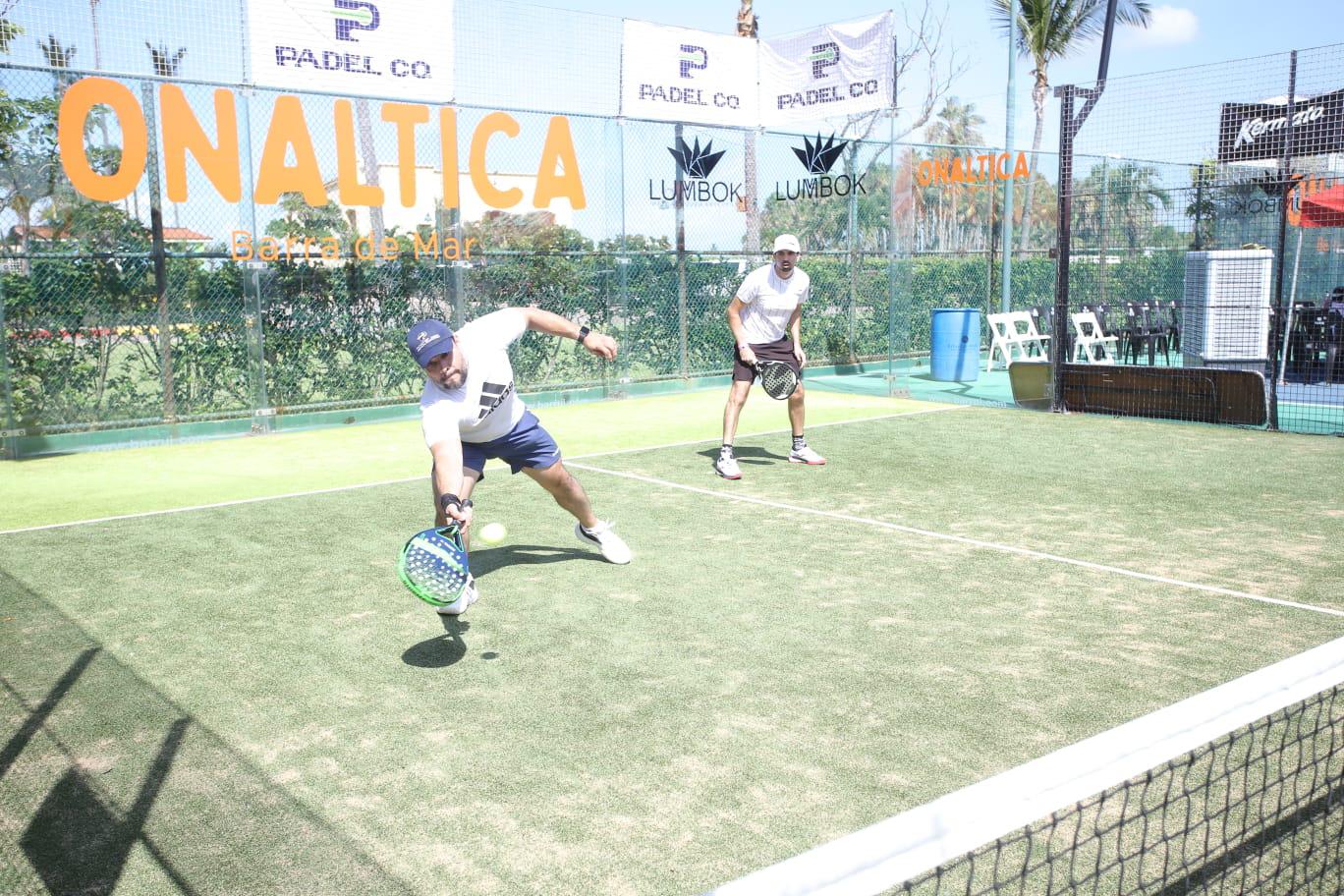 $!Dupla de Batarse y Vázquez muestra contundencia en Torneo de Pádel