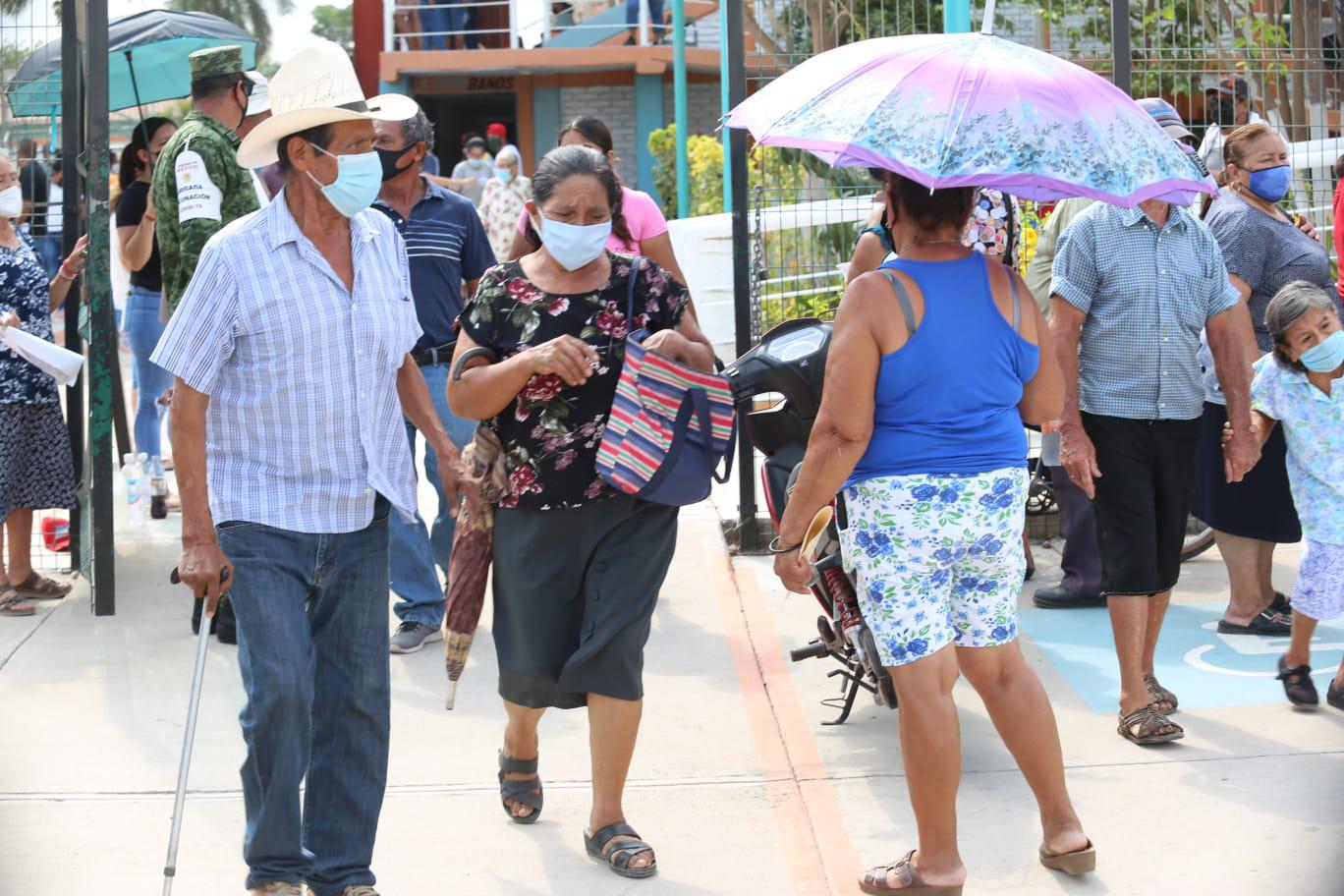 $!En la zona rural de Mazatlán vacunan con la segunda dosis contra el Covid-19 a los mayores de 60 años