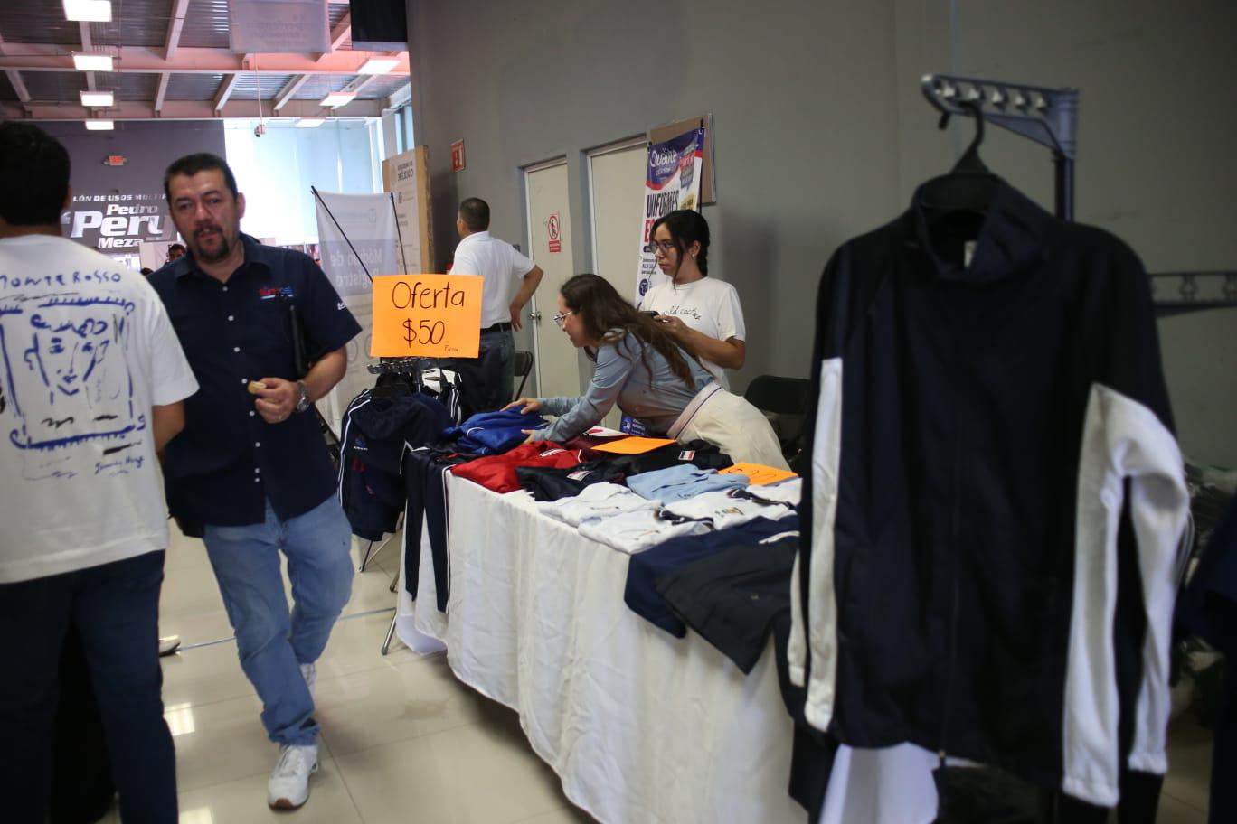 $!Instalan Feria de Regreso a Clases en Culiacán para apoyar economía familiar