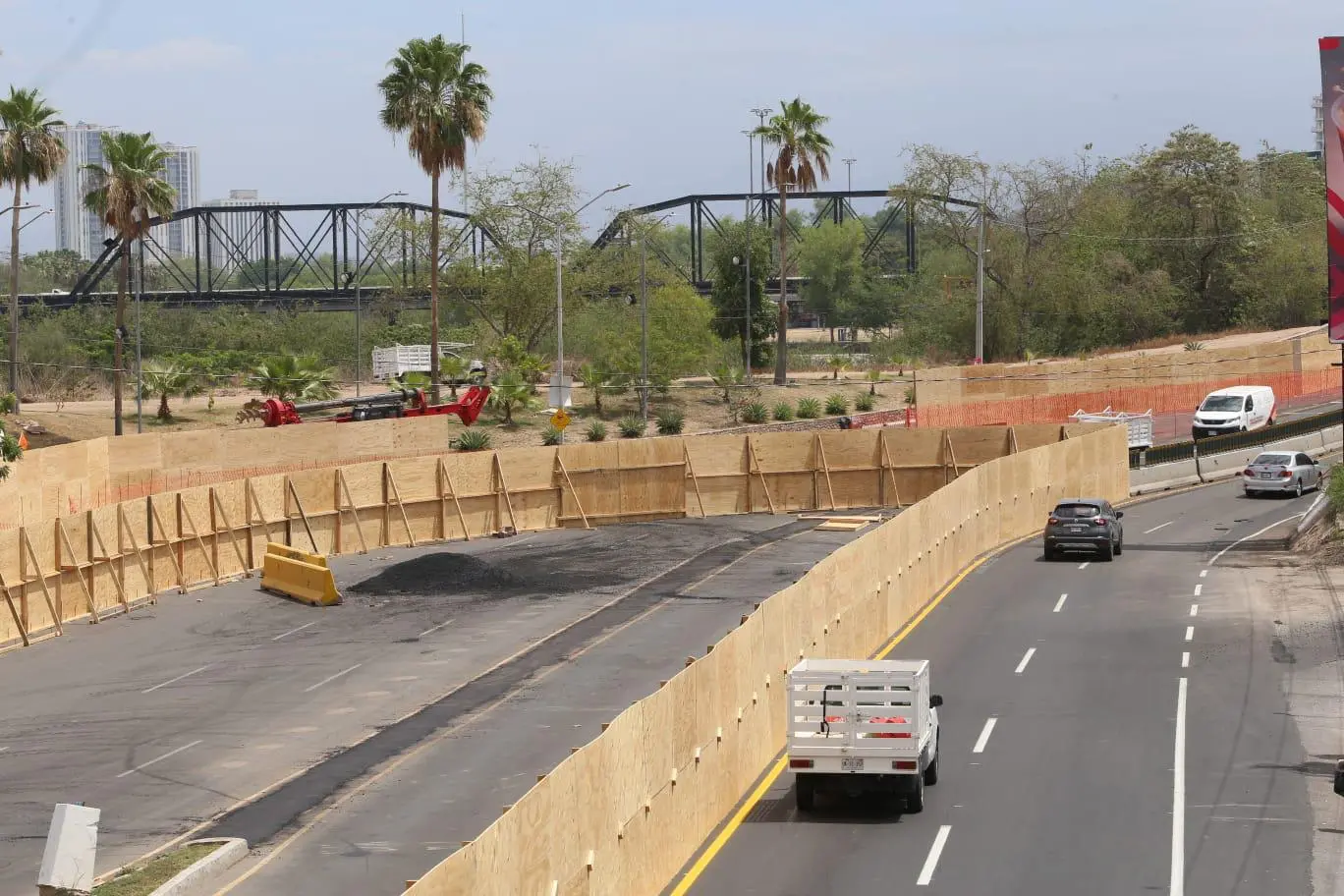 $!Caos vial y rechazo al retiro del reloj en el Malecón de Culiacán