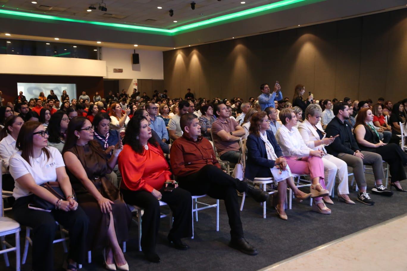 $!Gobierno de Sinaloa apoyará a 10 empresas para desarrollar franquicias