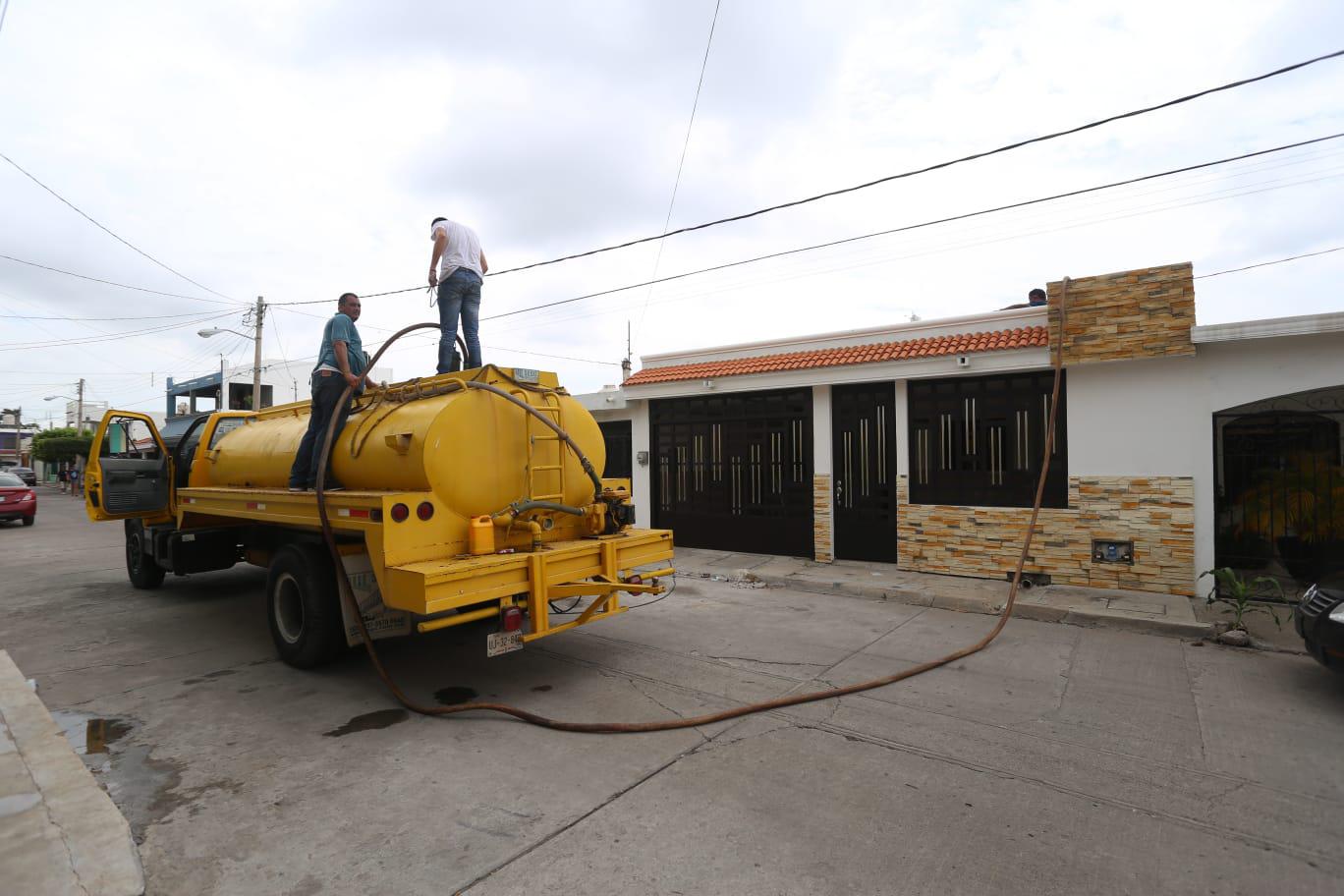 $!Jumapam aseguró que este viernes se normalizaría el abasto de agua, pero en muchas colonias siguieron ‘a secas’