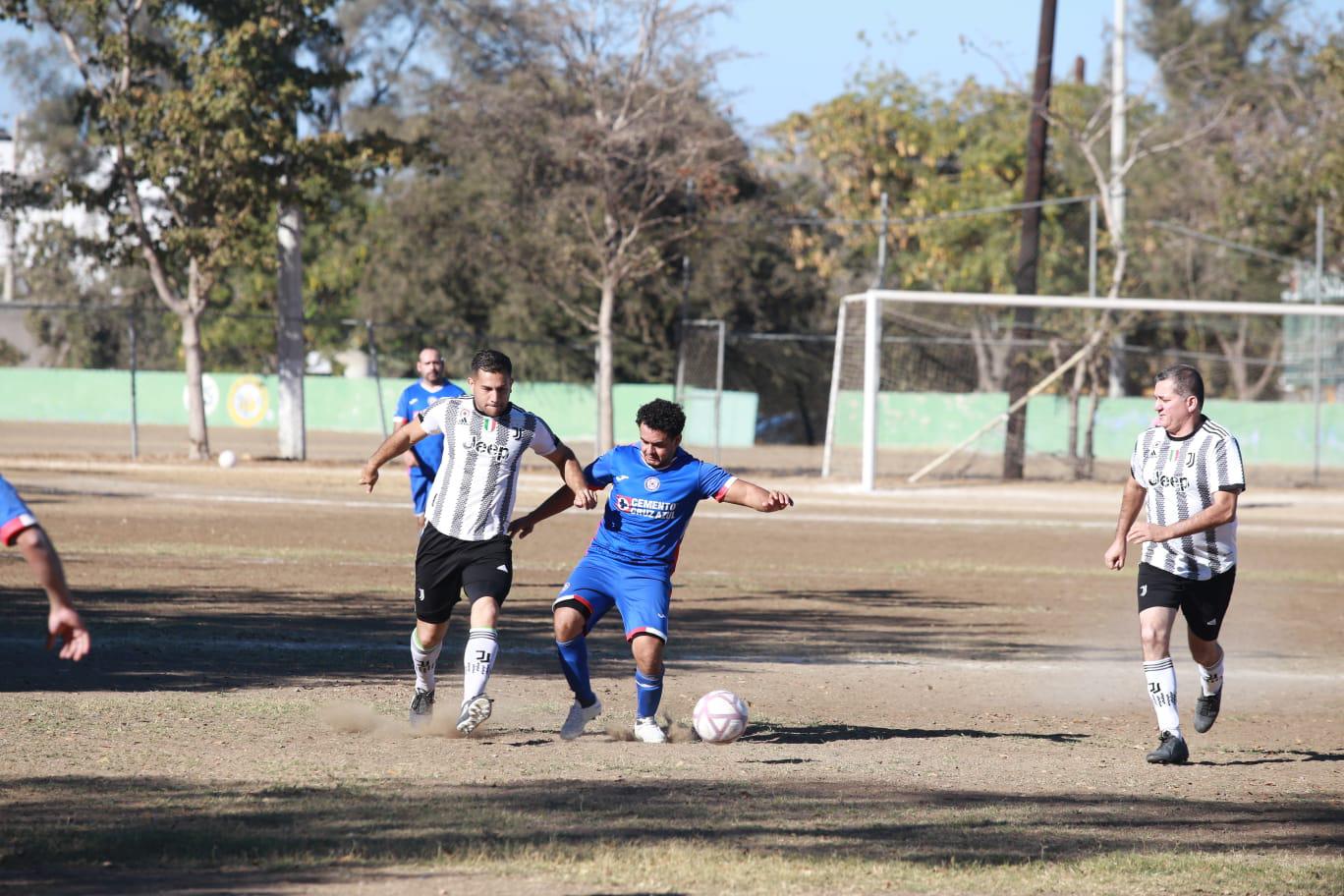 $!IMSS-Umepa levanta la copa en Futbol Intermédicos