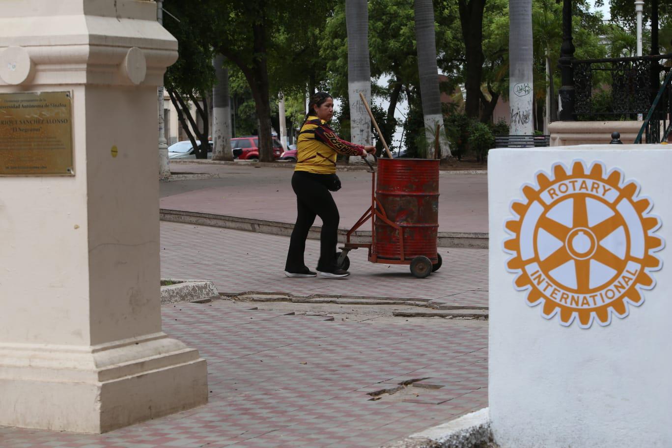 $!Se encuentra Plazuela Antonio Rosales de Culiacán entre escasa vigilancia y falta de mantenimiento