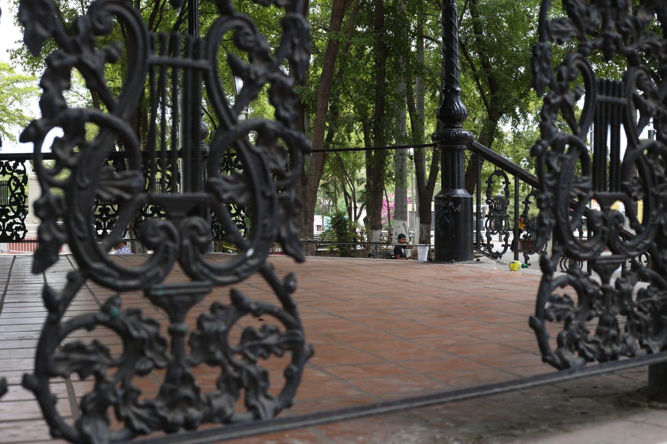 $!Se encuentra Plazuela Antonio Rosales de Culiacán entre escasa vigilancia y falta de mantenimiento