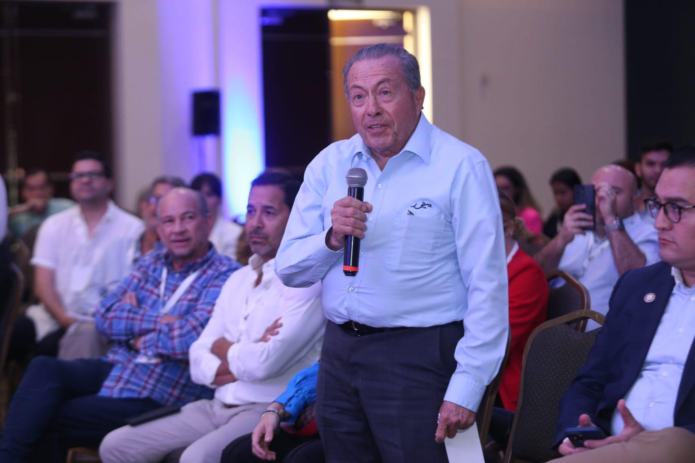 $!Enrique Coppel Luken destaca la importancia de las inversiones, la paz y la educación