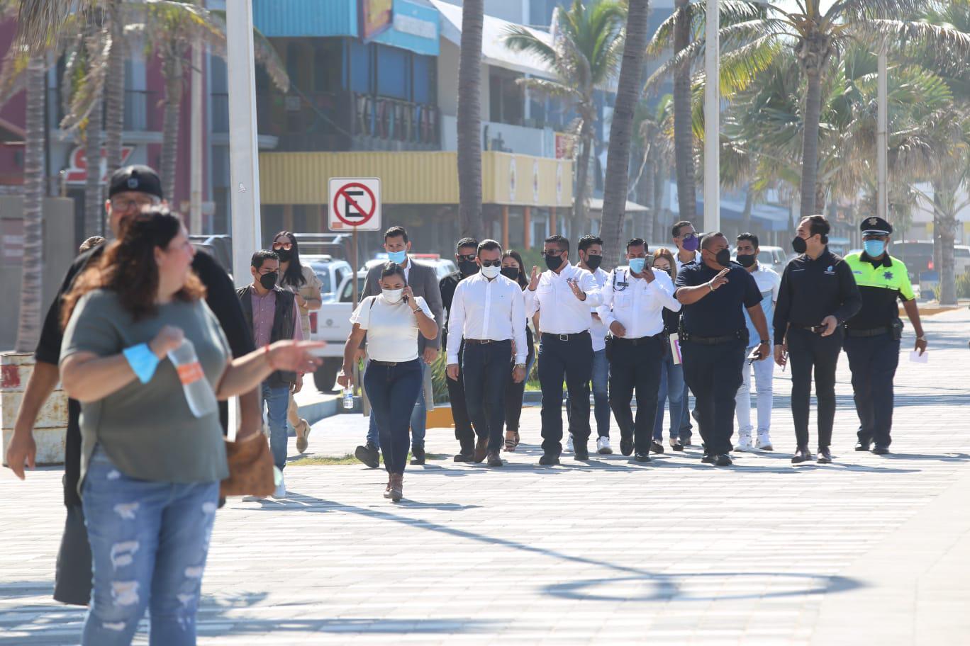 $!Los involucrados en la organización del evento realizaron un recorrido por Olas Altas, que después de casi dos años nuevamente tendrá un gran aforo, en esta ocasión de alrededor de 15 mil pesos.
