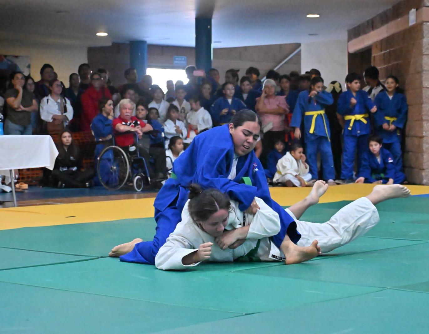 $!¡Samanda Palomares, mazatleca con planes para ganar la Olimpiada Nacional!