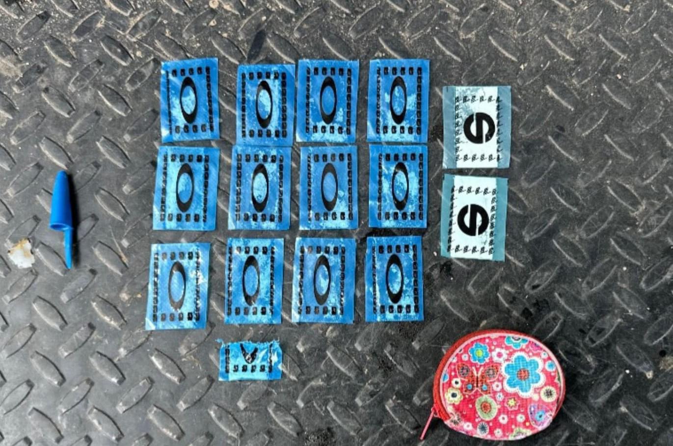 $!Detiene Marina a dos personas con presunta droga en Mazatlán