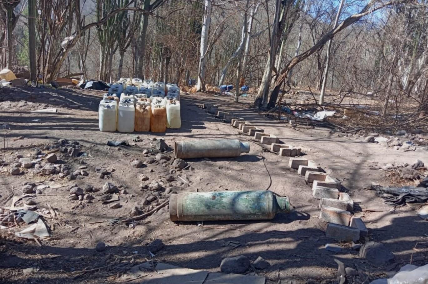$!Aseguran laboratorios clandestinos y secaderos de marihuana en Culiacán