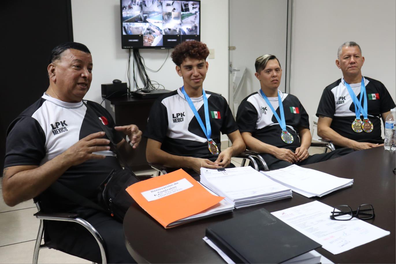 $!Karatecas mazatlecos brillan en el Open de Guatemala