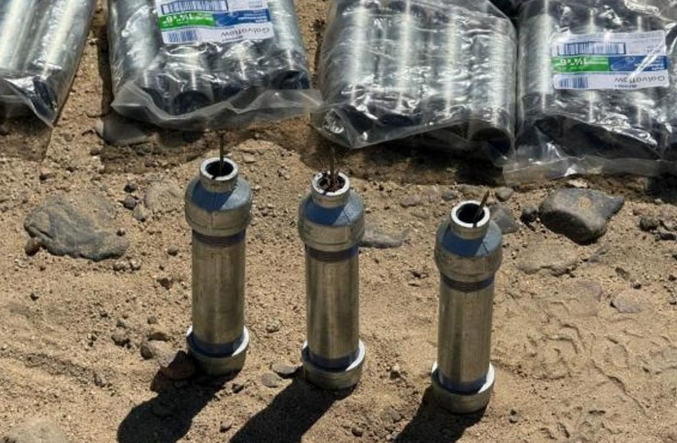 $!Ejército asegura armas, explosivos y químicos en operativos en la sierra de Badiraguato