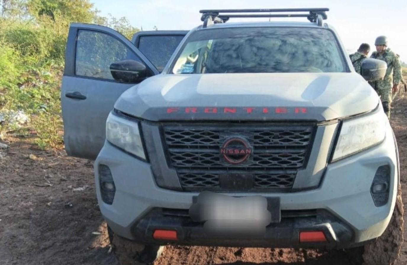 $!Detienen a civil armado y aseguran arsenal en operativos militares en Navolato