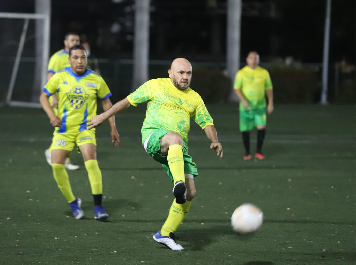 $!Servigrúas desata todo su potencial ofensivo en Liga Golden Máster