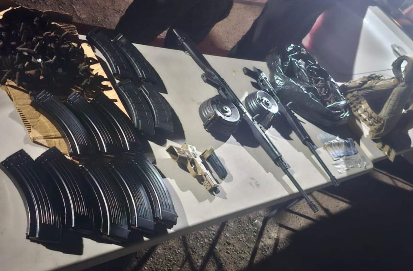 $!Detienen a dos hombres tras rescatar a víctima de privación ilegal en Culiacán