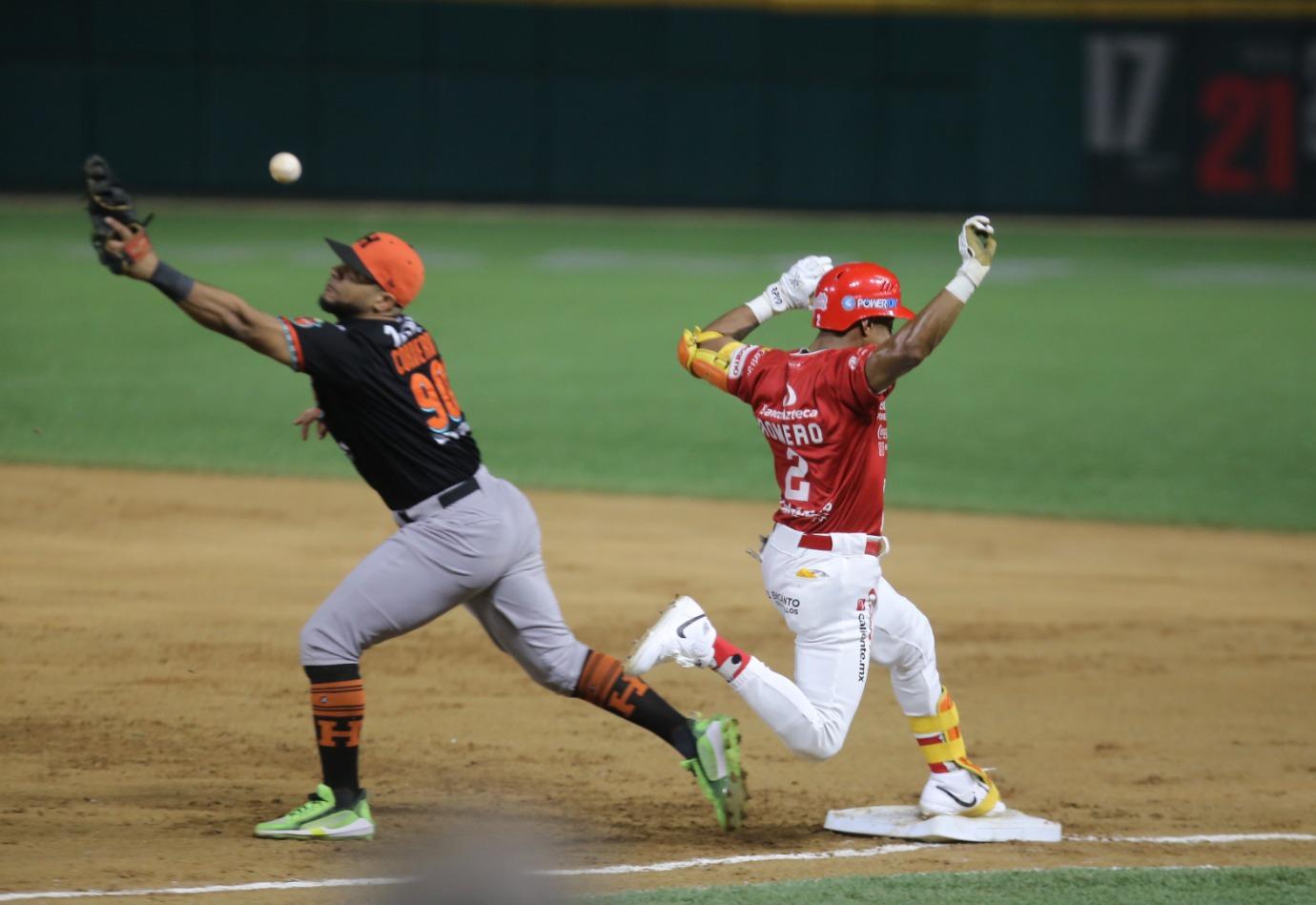 $!Peña y Vásquez guían al triunfo y serie para Venados