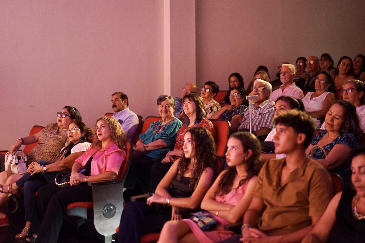$!El ambiente en Casa Haas se mantuvo radiante, reflejando la satisfacción del público.