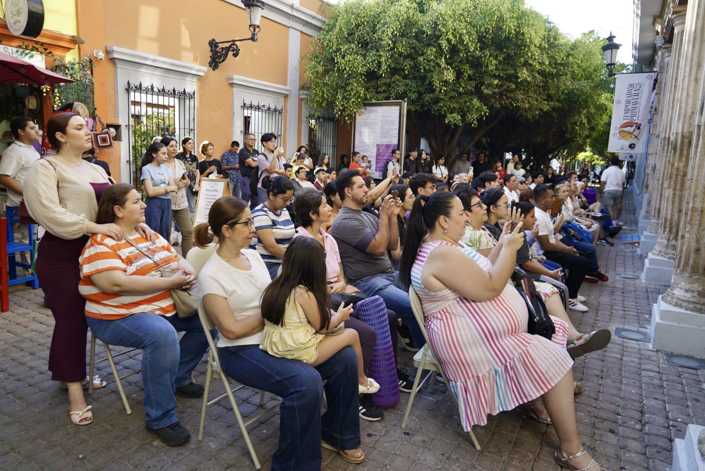 $!El público de todas las edades se dejó cautivar durante casi 60 minutos de repertorio.
