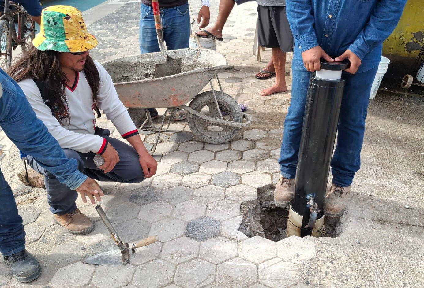 $!Colocan bolardo en Playa Norte para evitar ingreso de tractocamiones