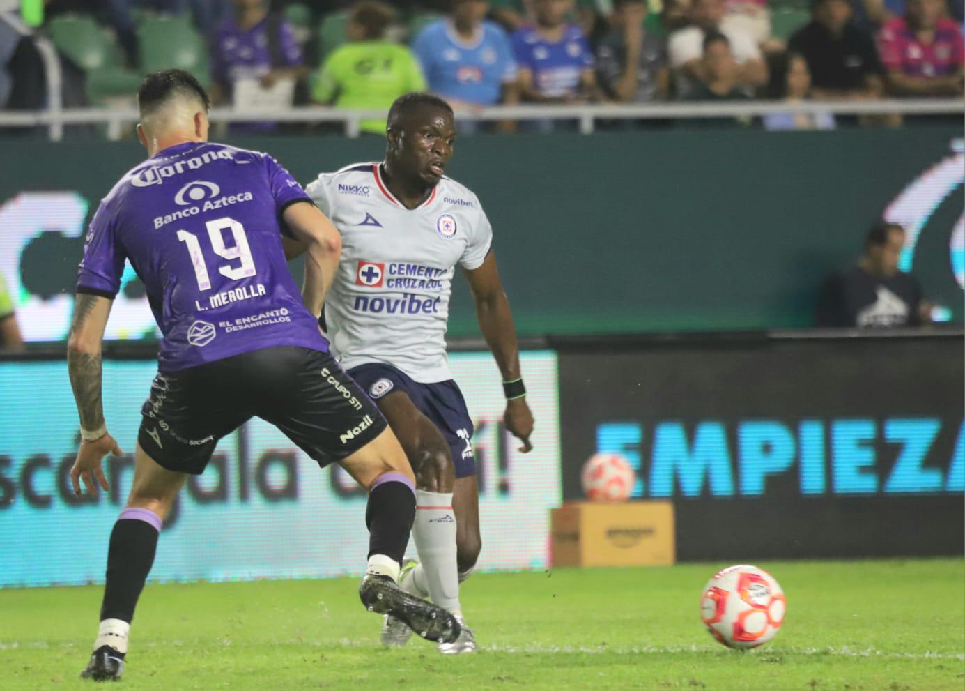 $!Mazatlán FC acaricia el triunfo, pero al final se le escapa ante Cruz Azul