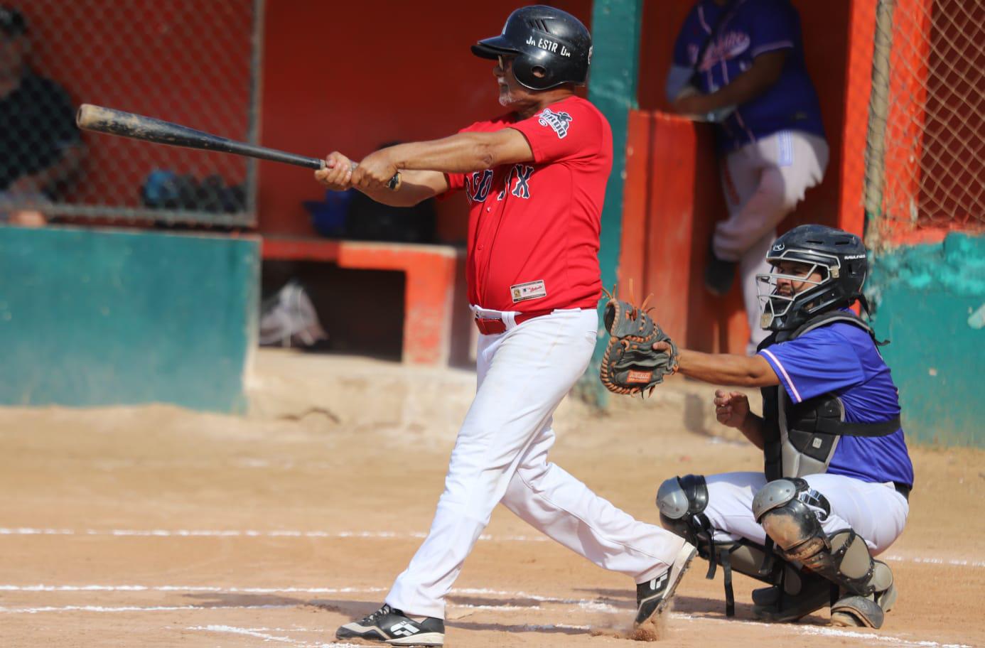 $!Team Zurdo Ramírez dobla a Productos Quelite en Liga Meseros al Bat