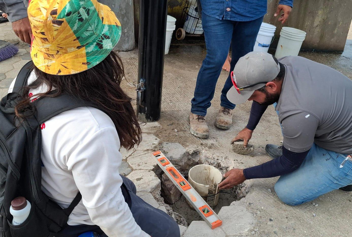 $!Colocan bolardo en Playa Norte para evitar ingreso de tractocamiones