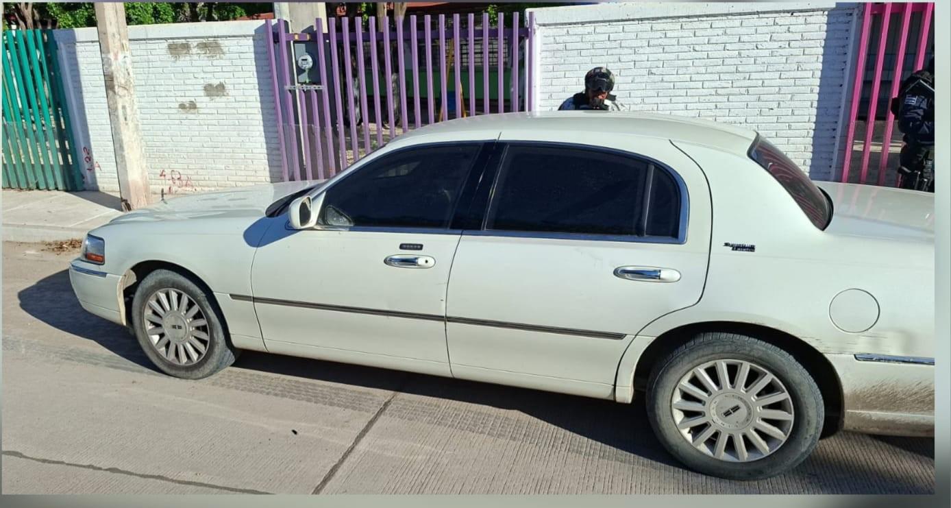 $!Detienen a tres hombres con arsenal y vehículo blindado en Culiacán