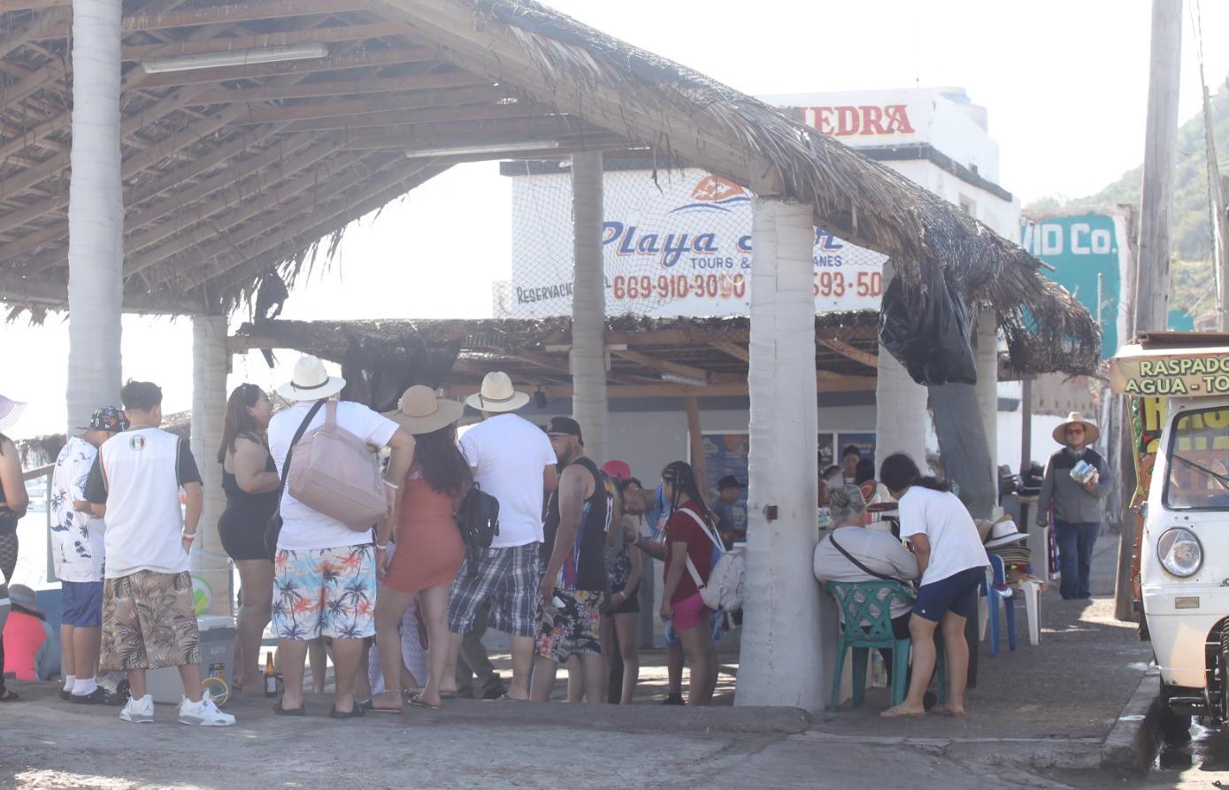 $!Turismo moderado recorre Mazatlán pese al Ciclotour